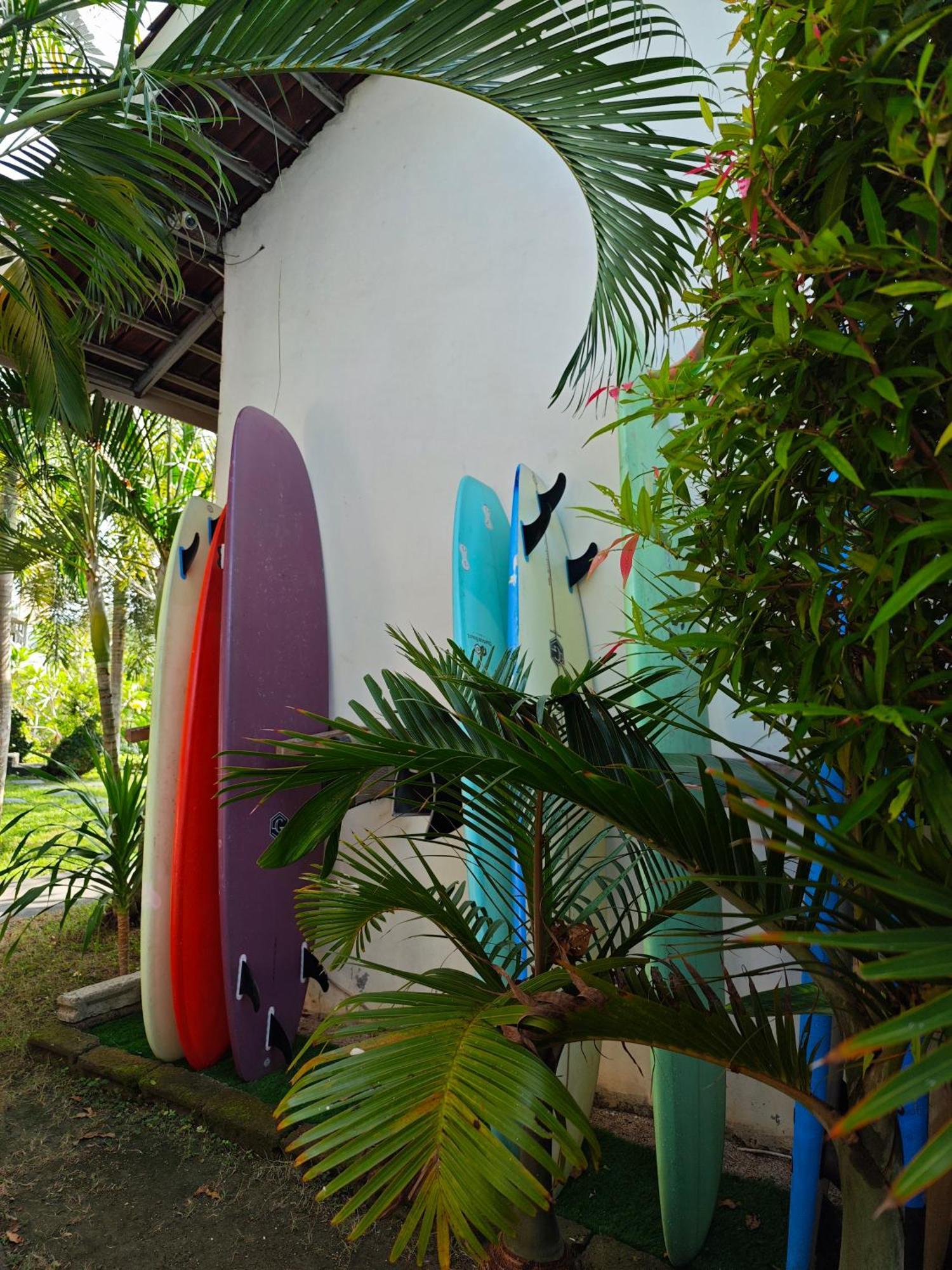 Готель Surf Camp 79 Kuta  Екстер'єр фото
