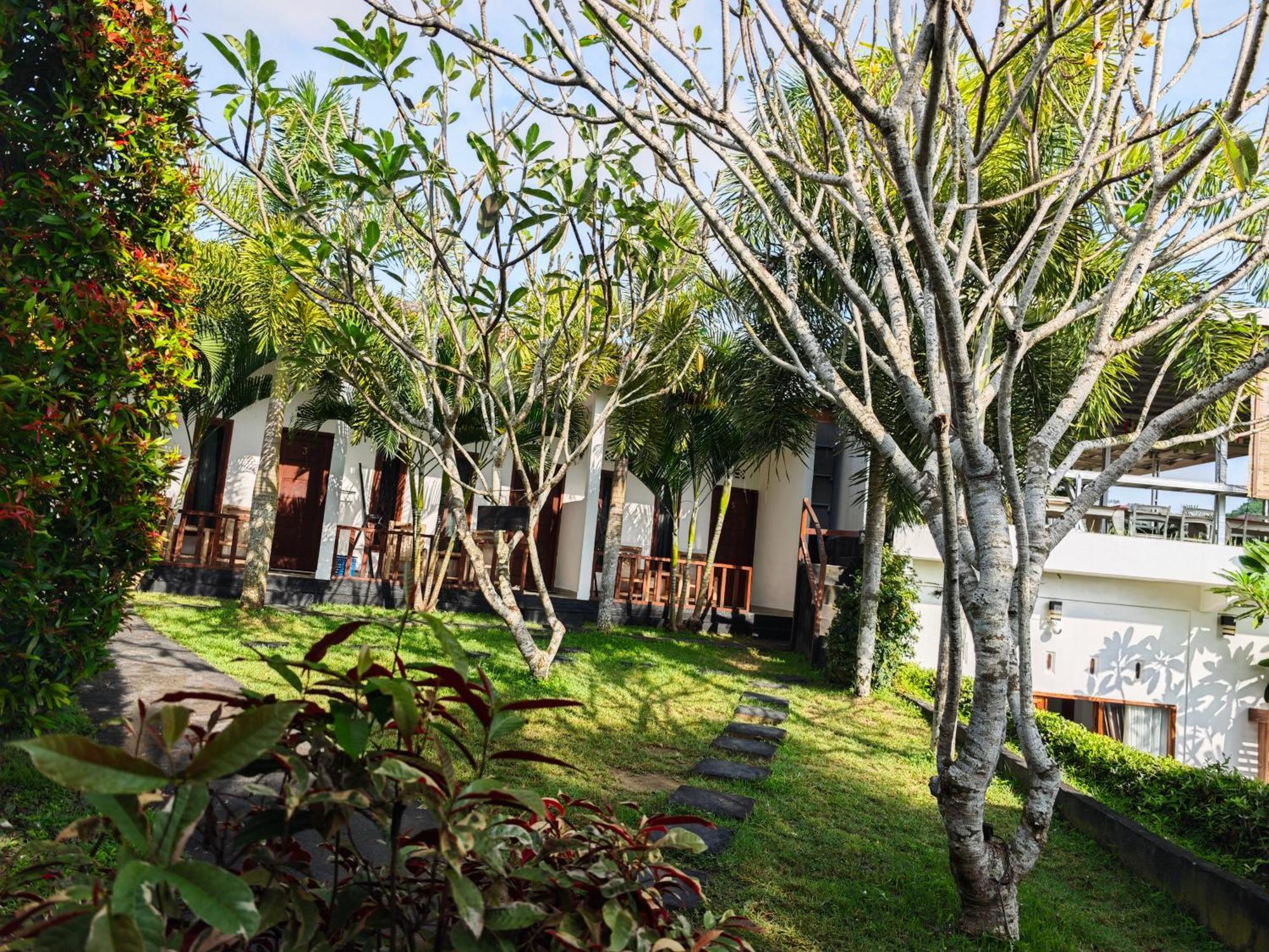 Готель Surf Camp 79 Kuta  Екстер'єр фото